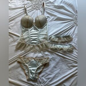 Never worn, Full Lingerie Set